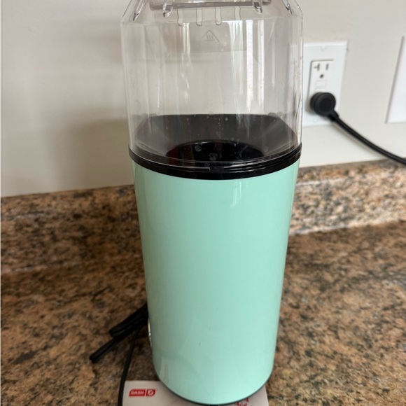 Dash Air Popcorn Maker - Picture 4 of 5